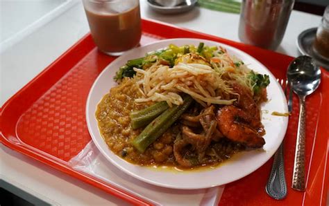 Nasi Kandar: Une symphonie épicée de saveurs malaisiennes et un voyage culinaire envoûtant à travers le Penang!